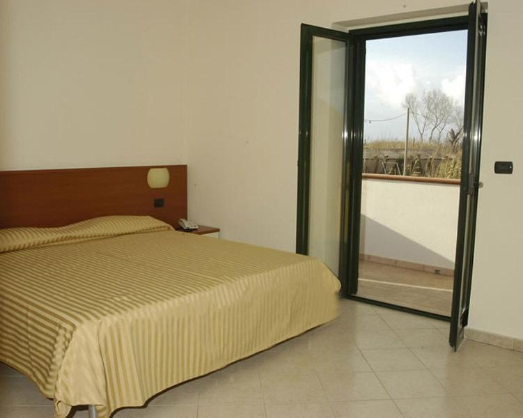 Residence Domus Beach Santa Maria Del Cedro Habitación foto